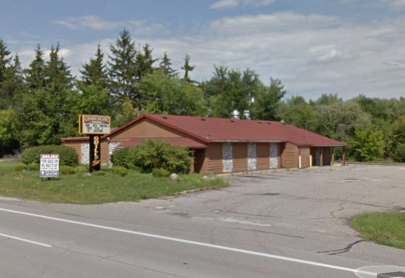 Loch Lomond Golf Club - Restaurant Next Door - Grand Blanc Inn (newer photo)